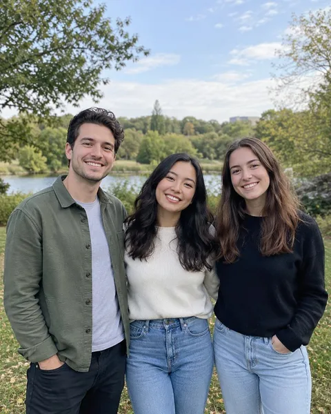 Bad photo: three friends in one picture